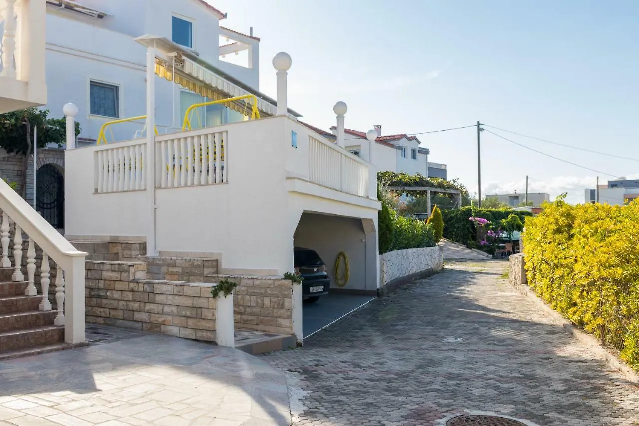 Seaview Apartment Rose Traù 0*,  Croazia