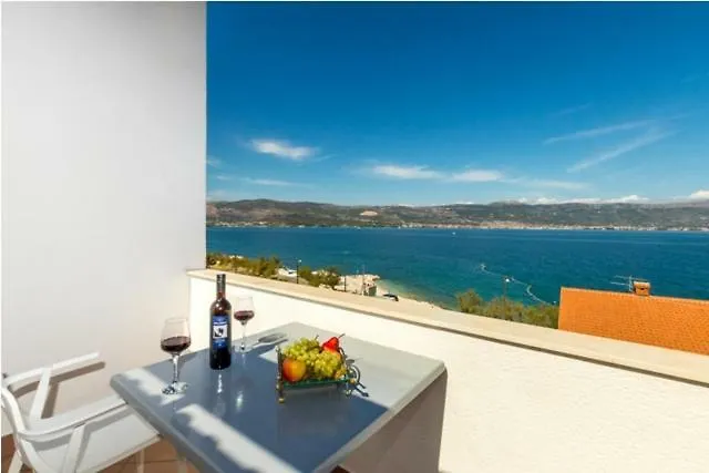 Seaview Apartment Rose Traù