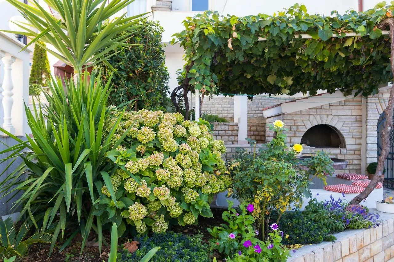 Seaview Apartment Rose Trogir Croatia